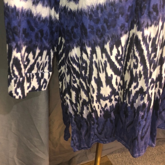 Chico's Navy and White Tunic with Patterned Design - Picture 8 of 9